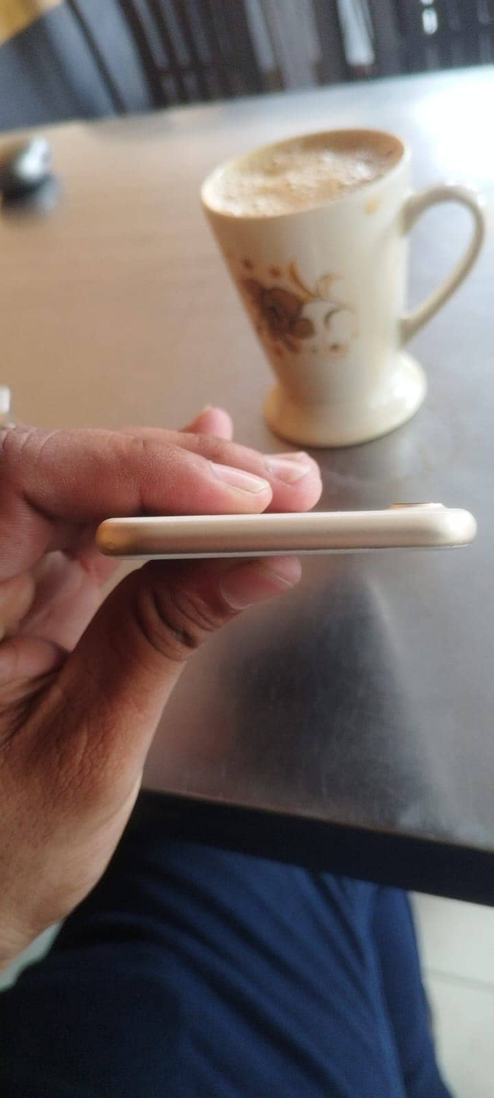 Apple iPhone 7 2