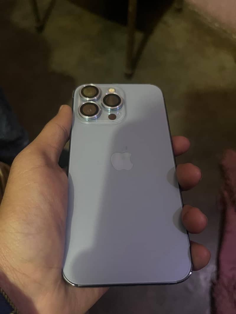 Apple iPhone 13 Pro 1