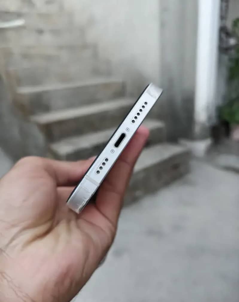 Apple iPhone 14 plus 4