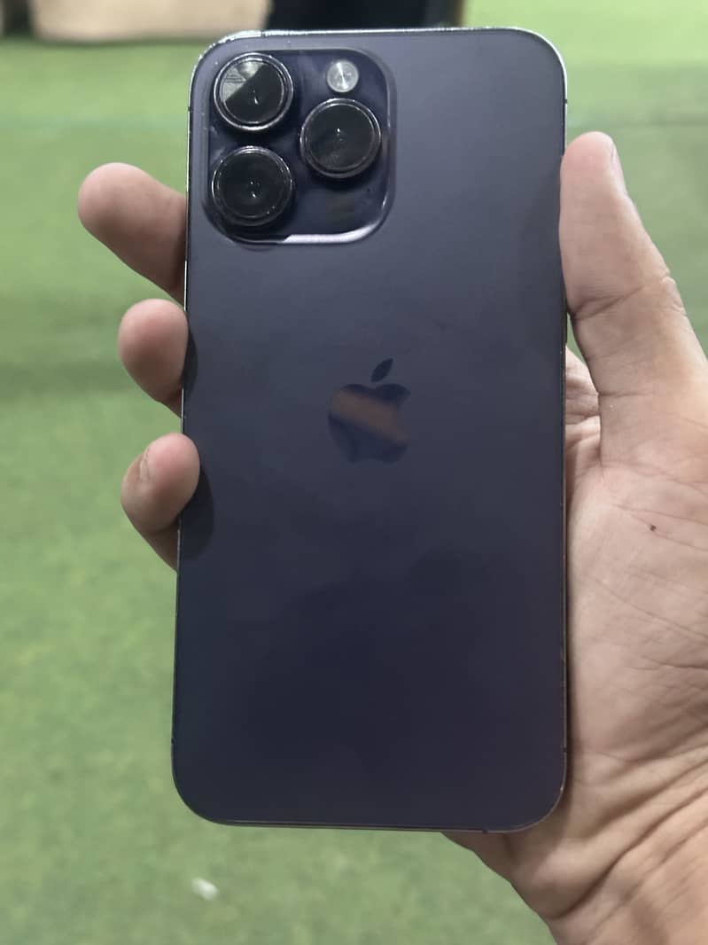 Apple iPhone 14 Pro Max 1