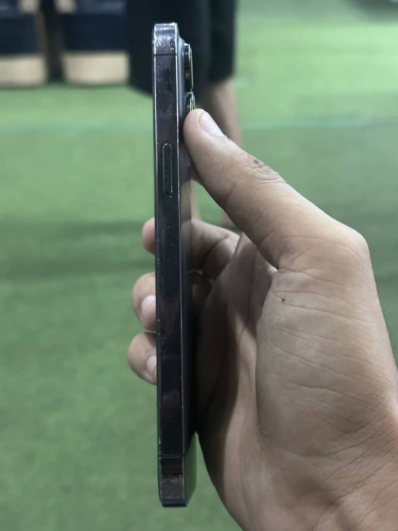 Apple iPhone 14 Pro Max 6