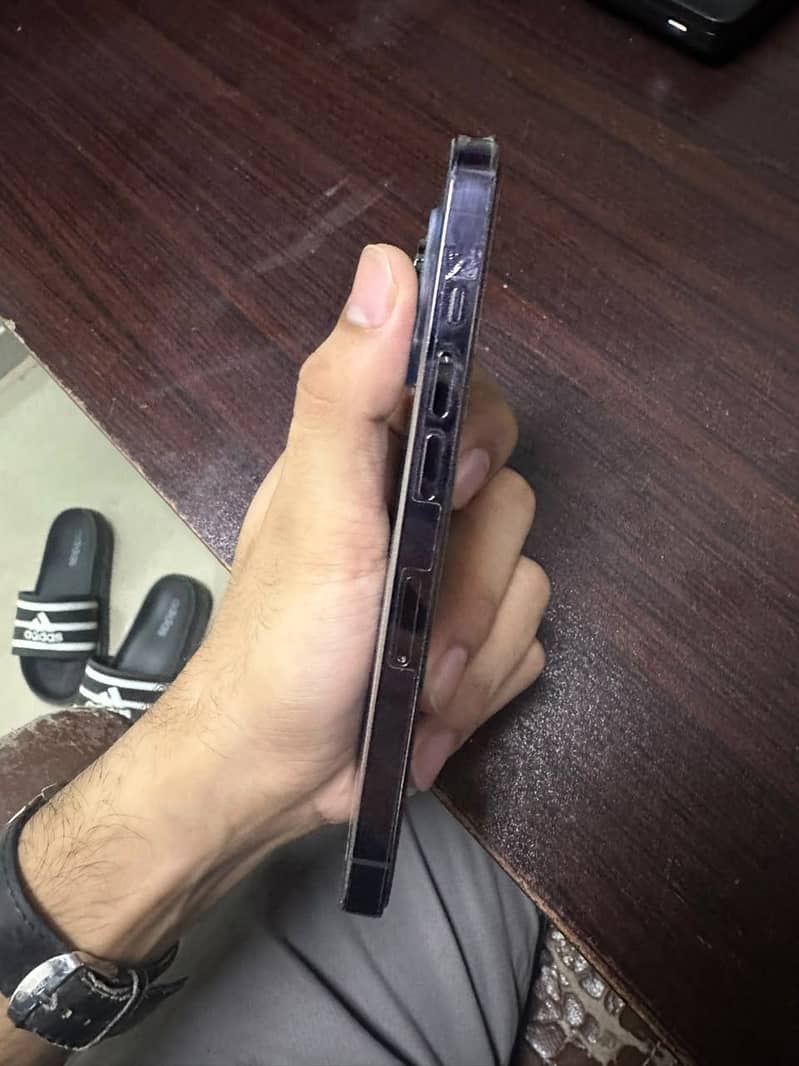 Apple iPhone 14 Pro 2