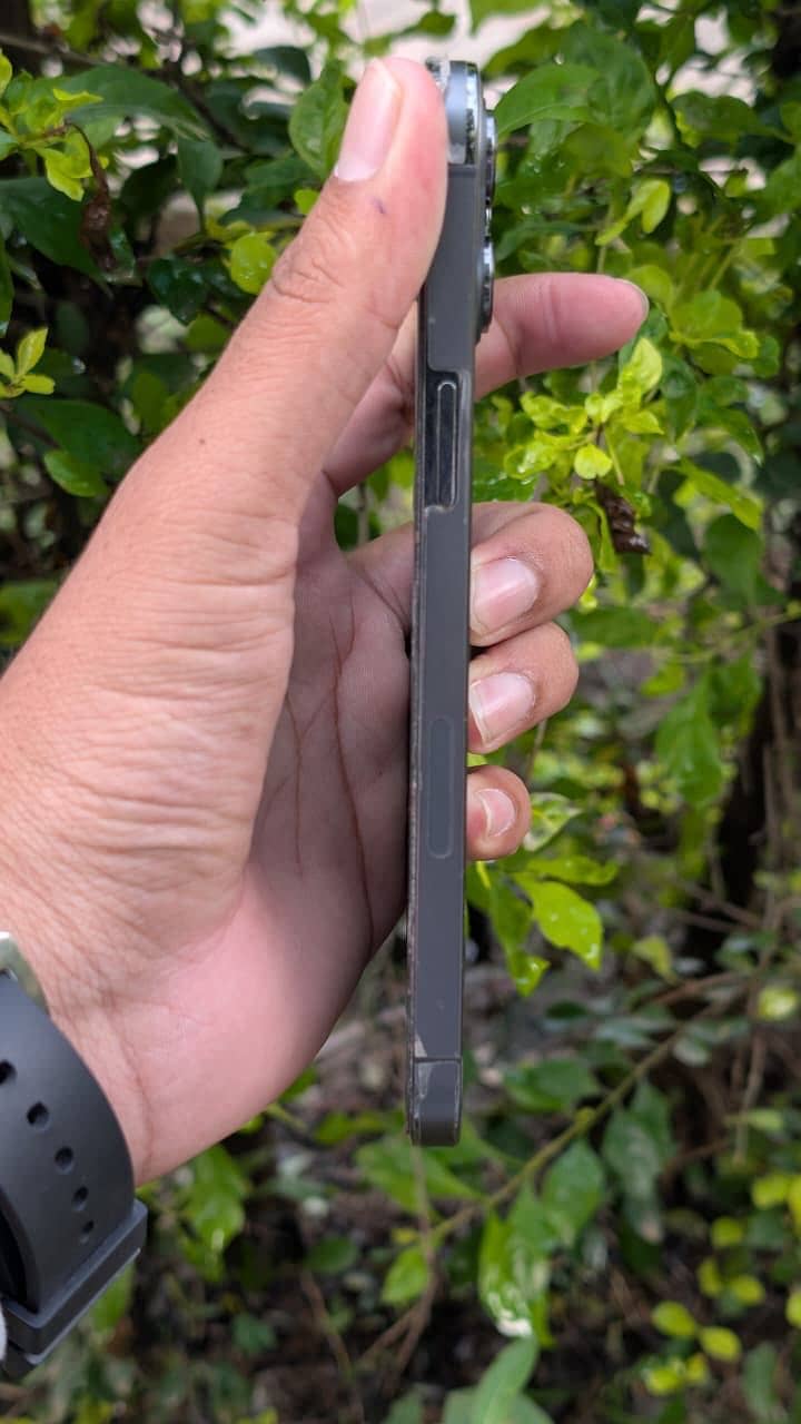 Iphone 12 pro max 1