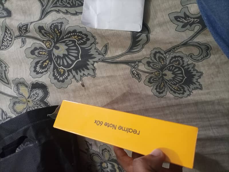 Realme Note 60 4