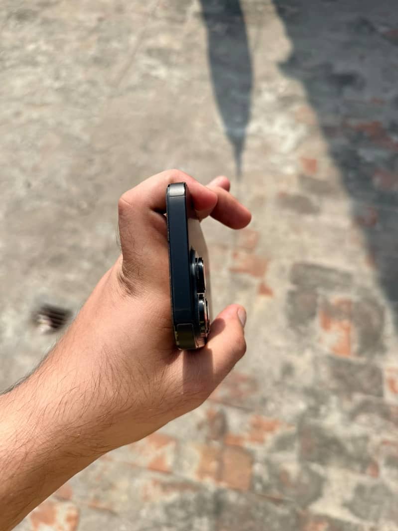Apple iPhone 14 Pro 2