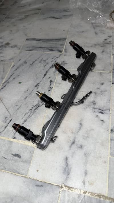 Fuel Injectors, 4 with Fuel Rail, Genuine Honda Reborn