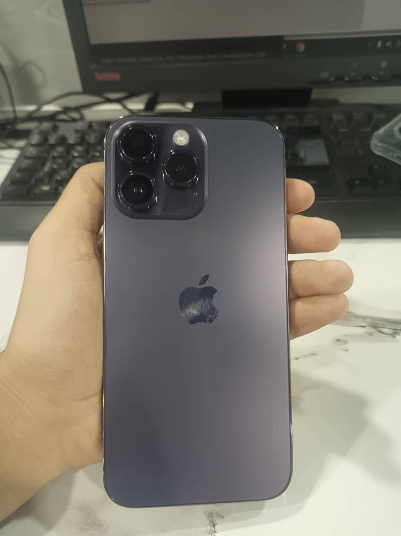 Apple iPhone 14 Pro Max 0
