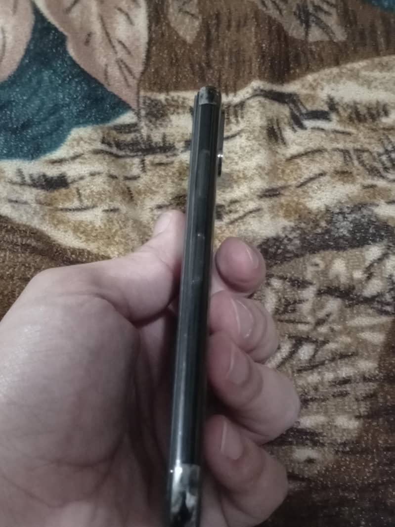 Apple iPhone XS 3