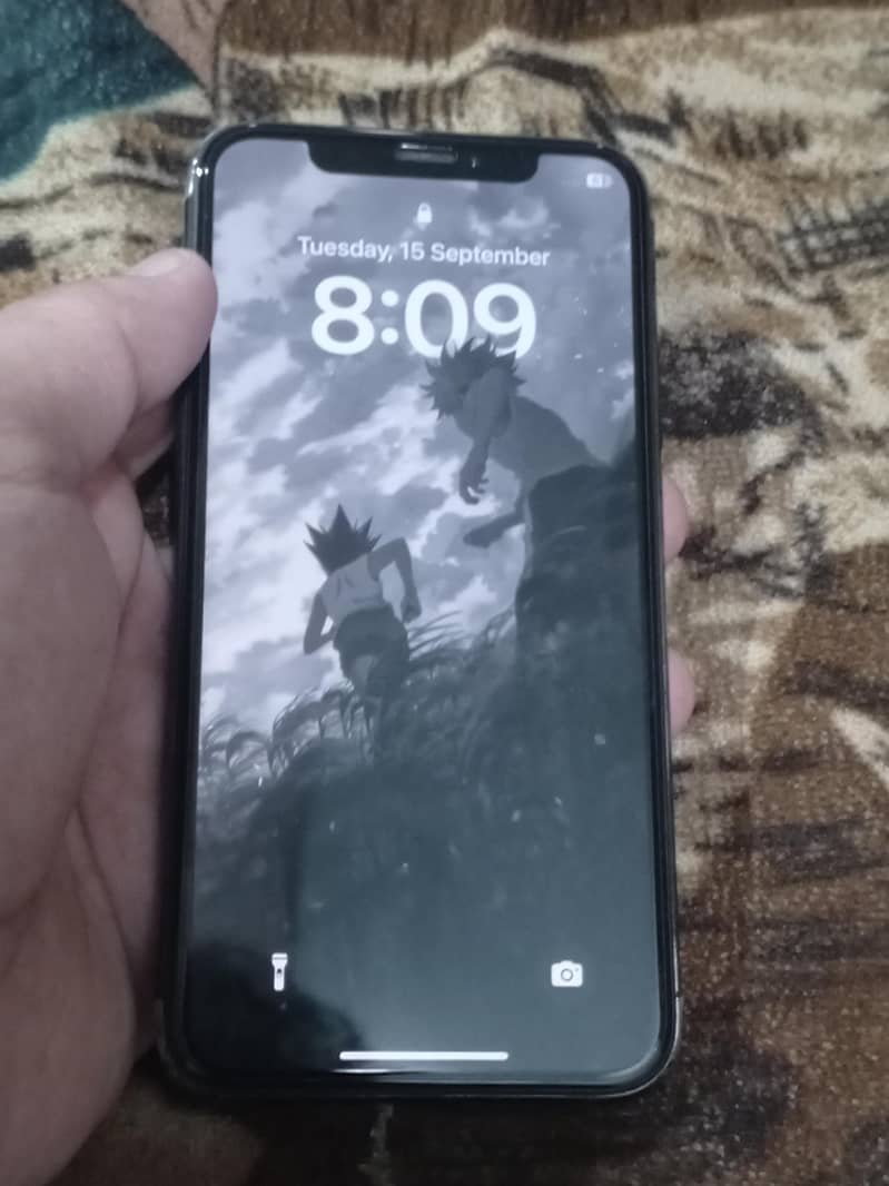 Apple iPhone XS 4