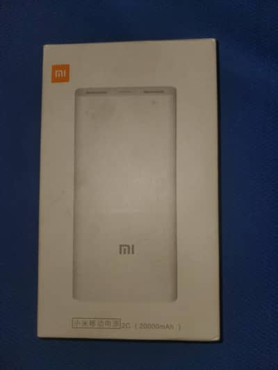 mi pawerbank 20000mah full ok only charge deta hn box k sat full new