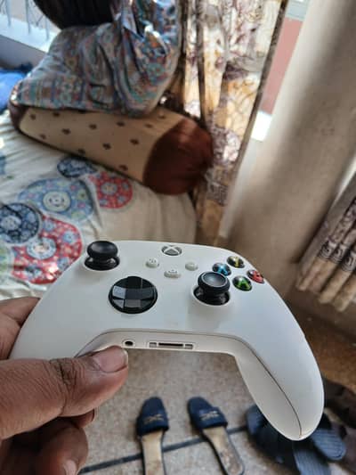 Xbox controller in good condition, Controller only