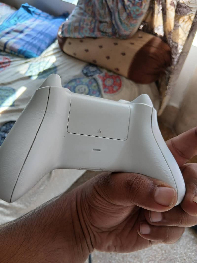 Xbox controller in good condition, Controller only 3