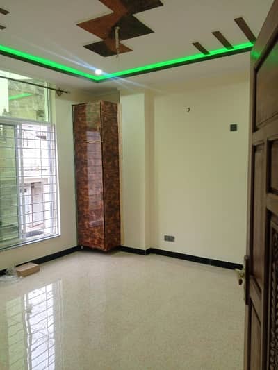 Single separate bedroom available for rent