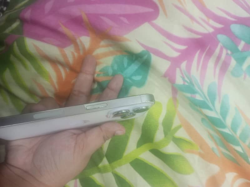 Apple iPhone 14 Pro 2