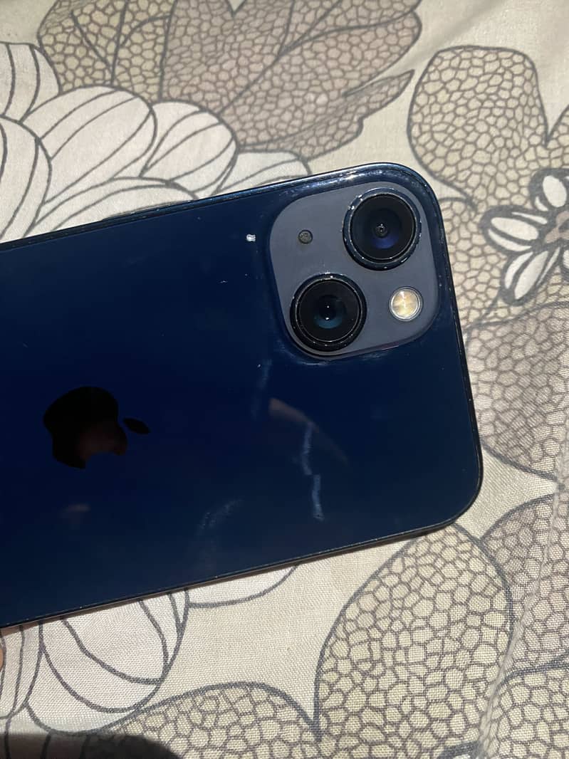 Apple iPhone 13 5