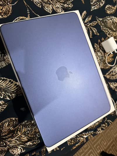 Macbook neo indigo(blue)colour 8/256 varient