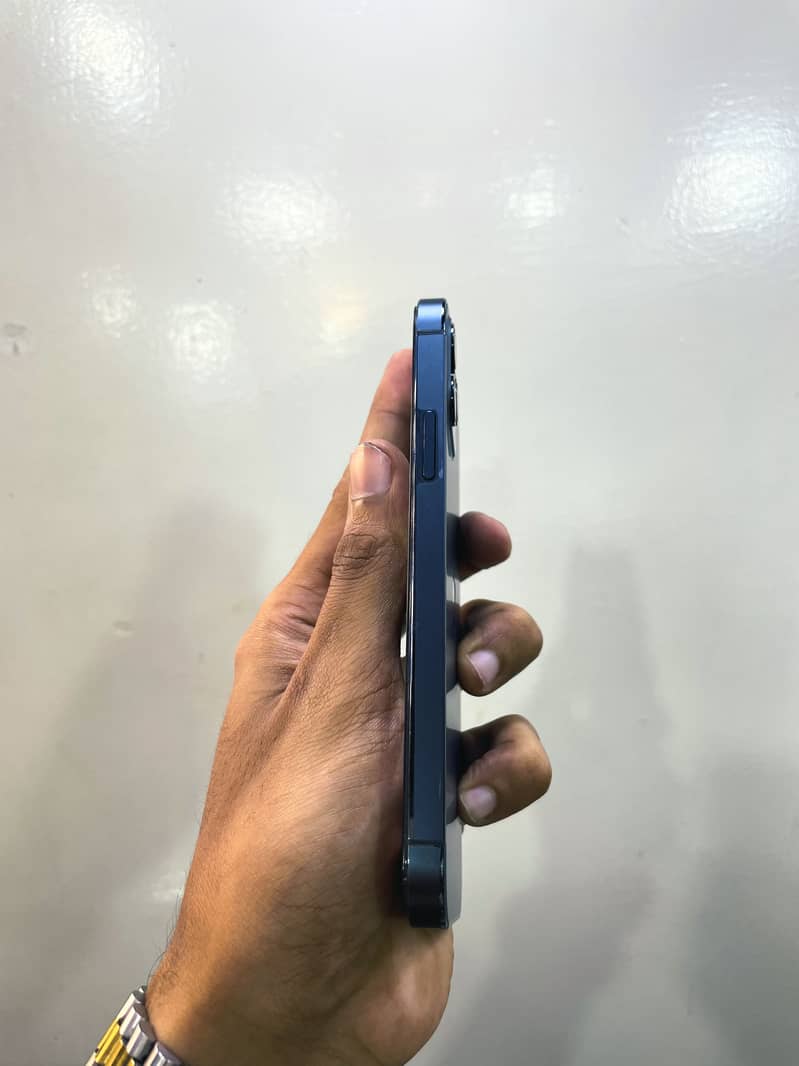 Apple iPhone 12 Pro 2