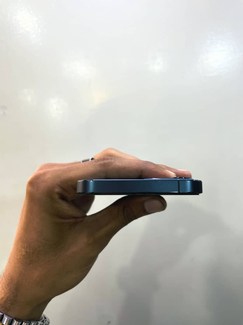 Apple iPhone 12 Pro 4