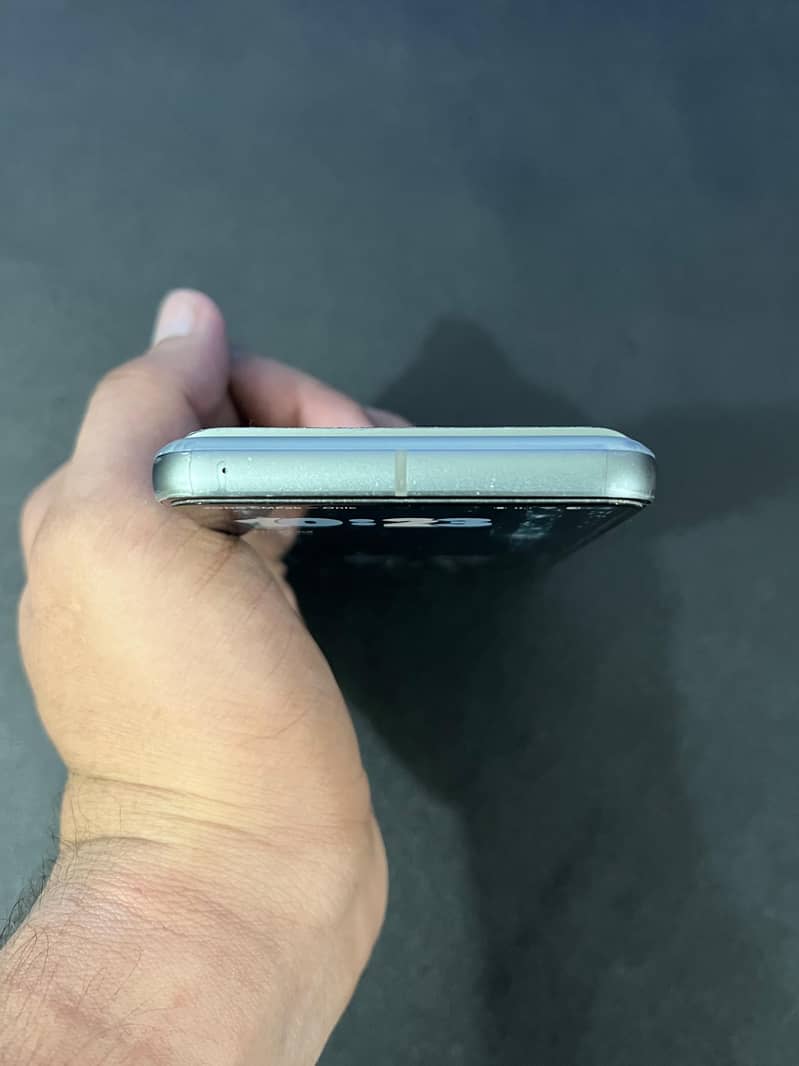 Google Pixel 8 5