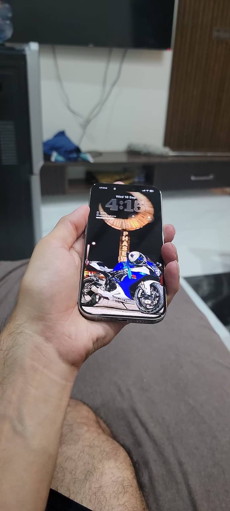 iPhone 15 PRO 5