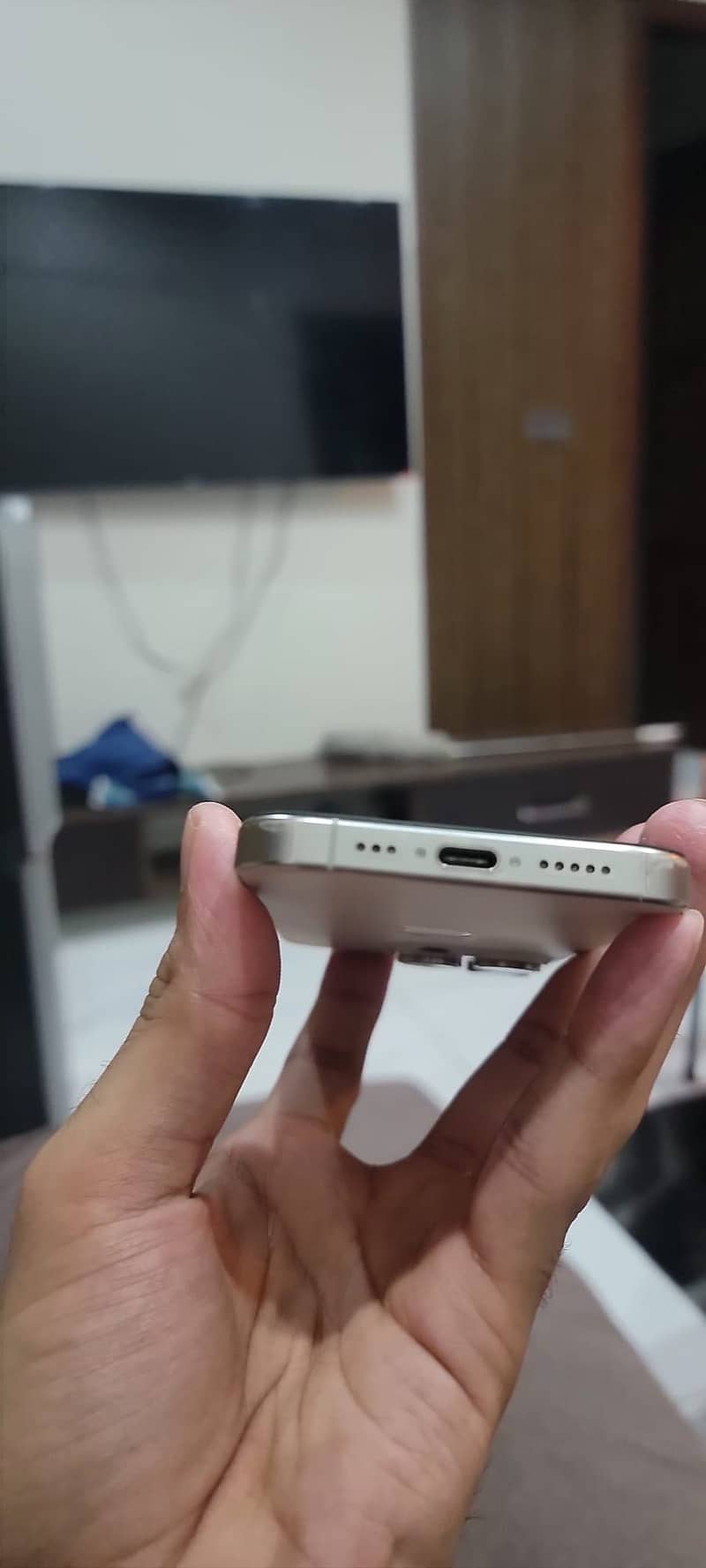iPhone 15 PRO 6