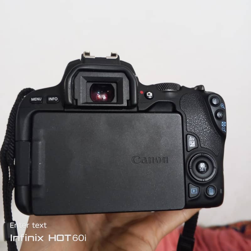 Canon 200D Full Vlogging Studio Setup - Mint Condition! 3