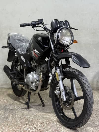 Yamaha ybr125g 2016 model