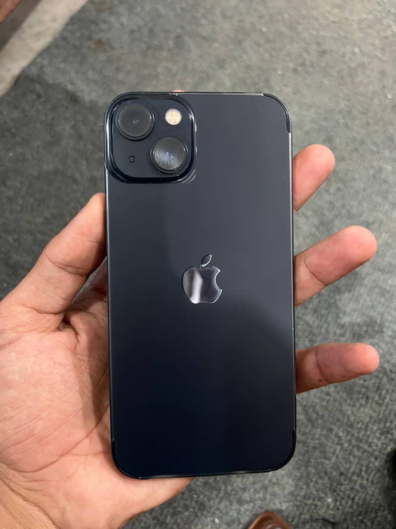 iPhone 13 0