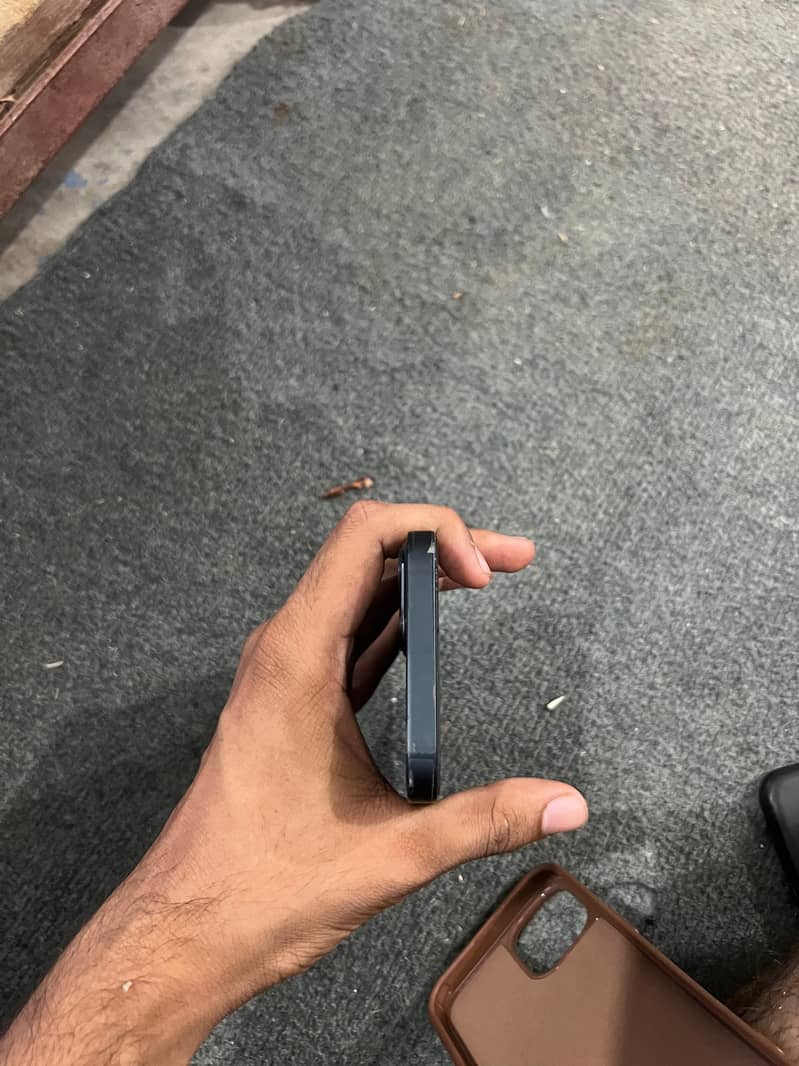 iPhone 13 2