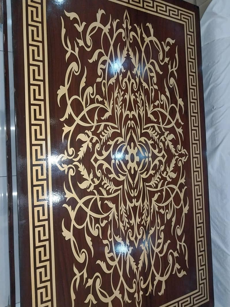Central Table 0