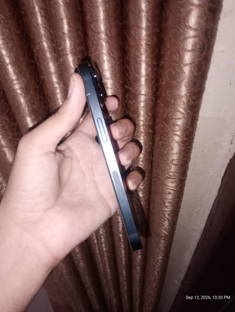 iPhone 13 2