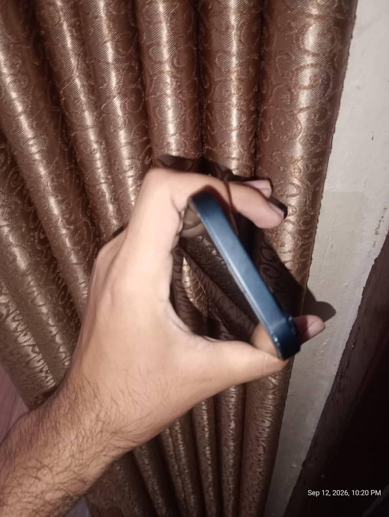 iPhone 13 3