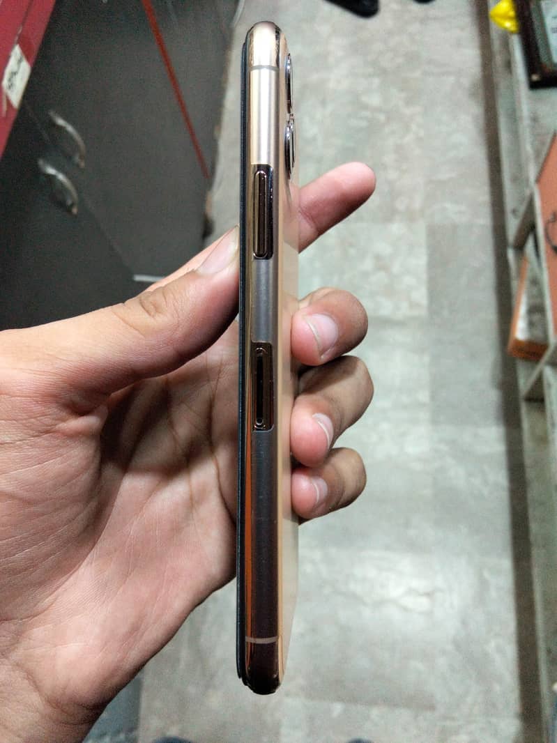 Apple iPhone 11 Pro 0