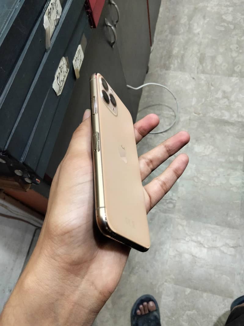 Apple iPhone 11 Pro 5