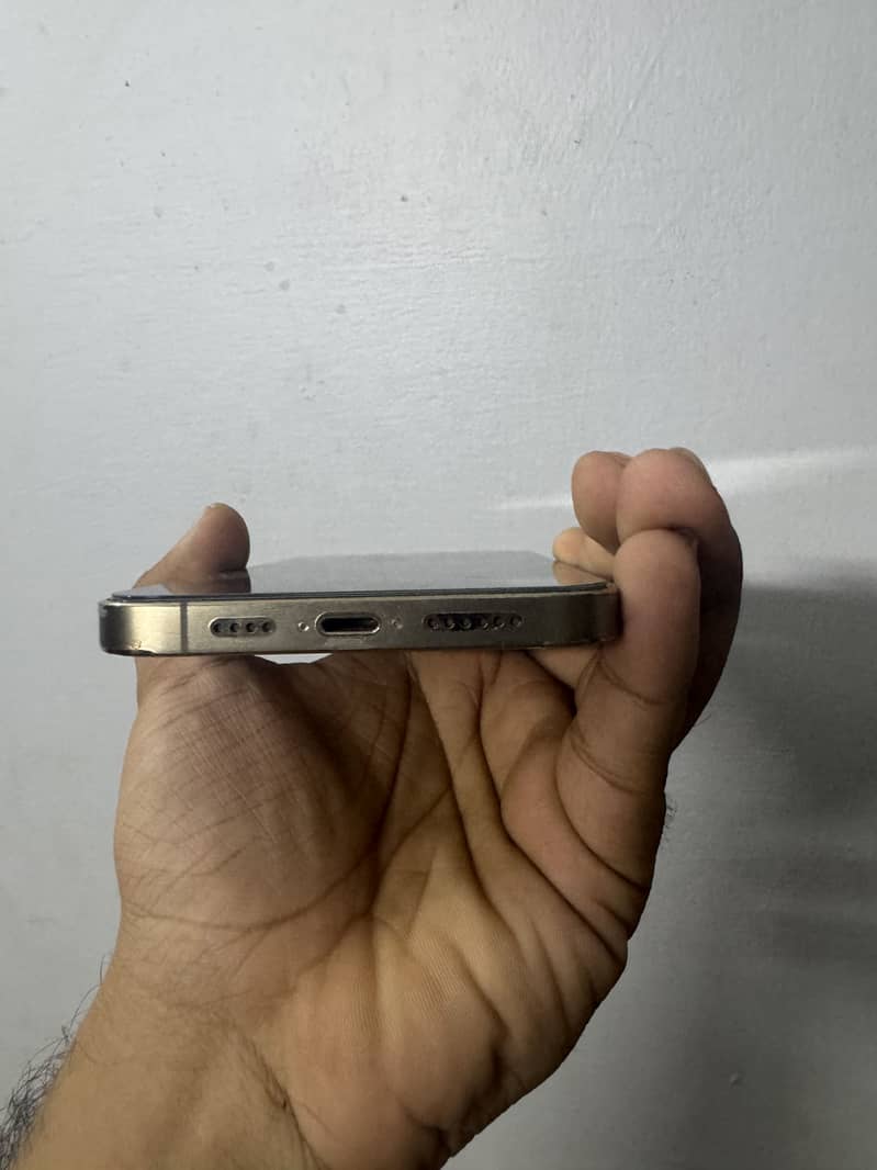 iPhone 13 Pro Max 1