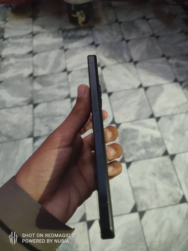 Sharp Aquos Sense7 2