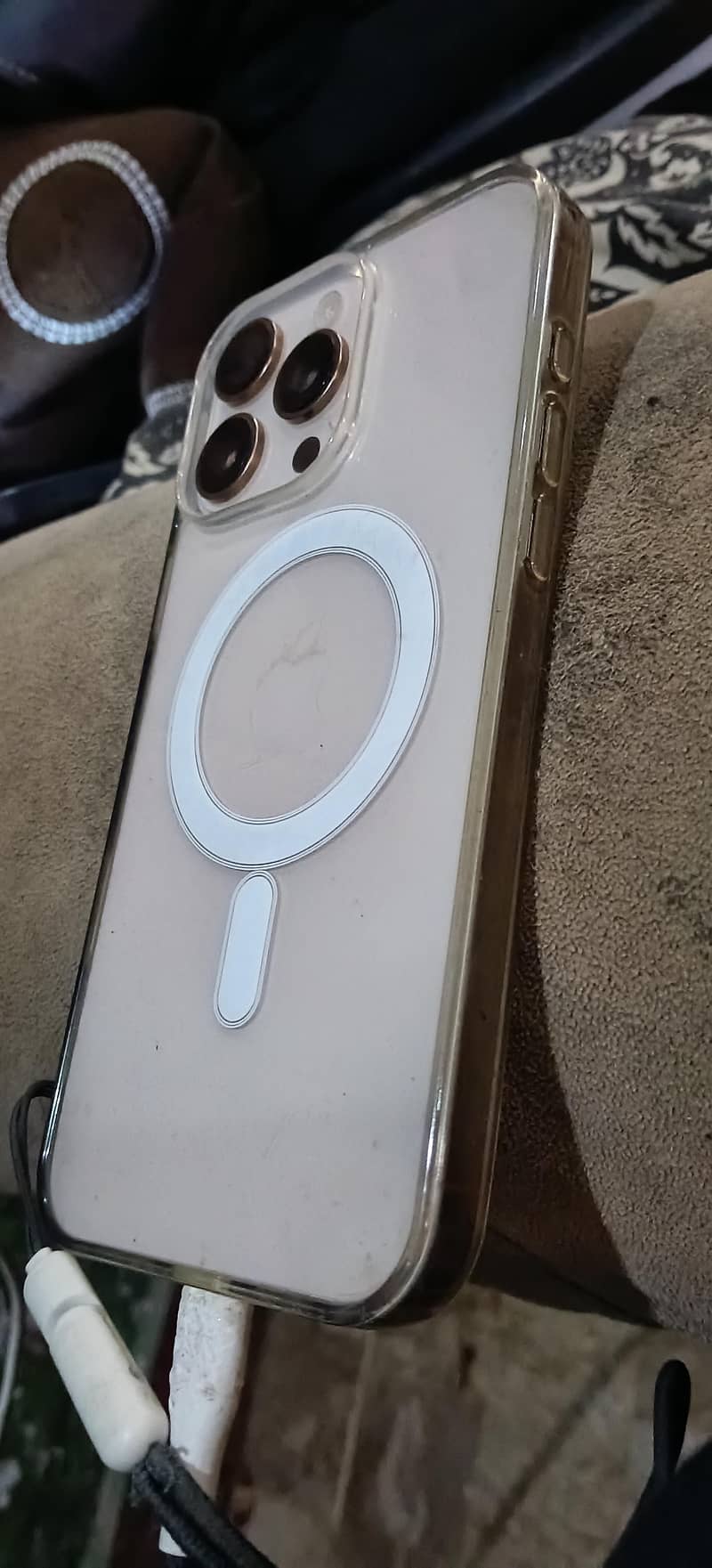 Apple iPhone 16 Pro Max 4