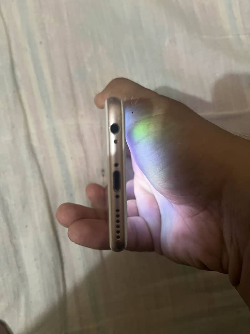 Apple iPhone 6S 1