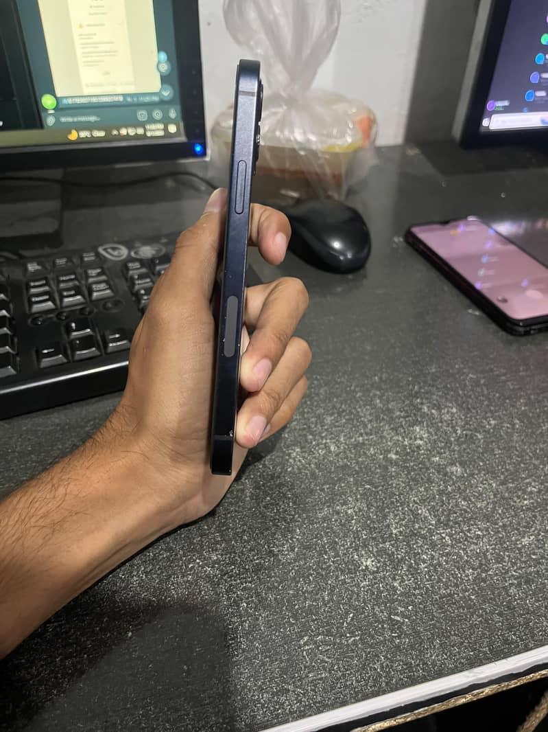 Apple iPhone 12 5