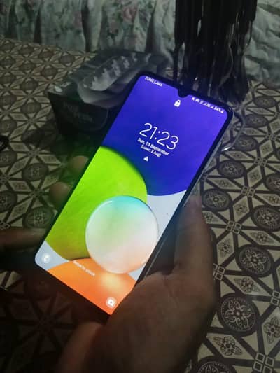 sumsung galaxy A22 5g ram 6.128. or is ka back cover chanj ha or sab o