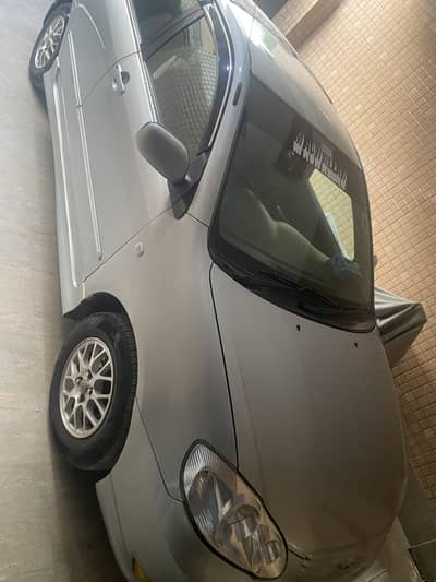 Se Saloon petrol driven