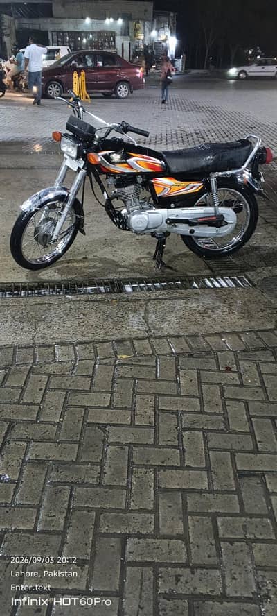 Honda 125 black colour