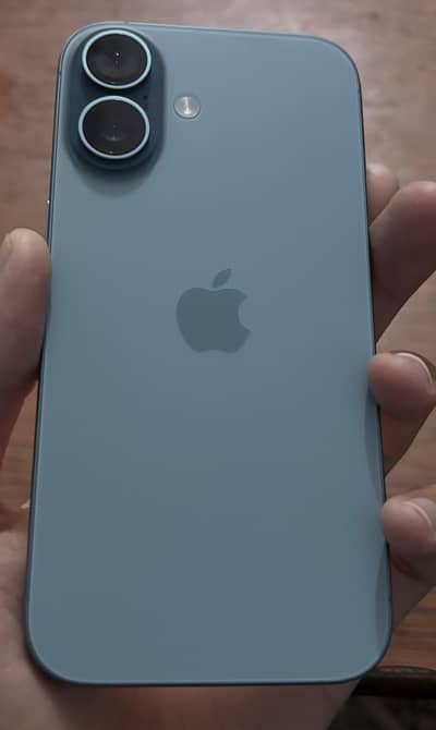 Apple iPhone 16