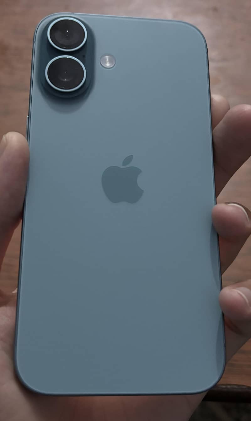 Apple iPhone 16 0