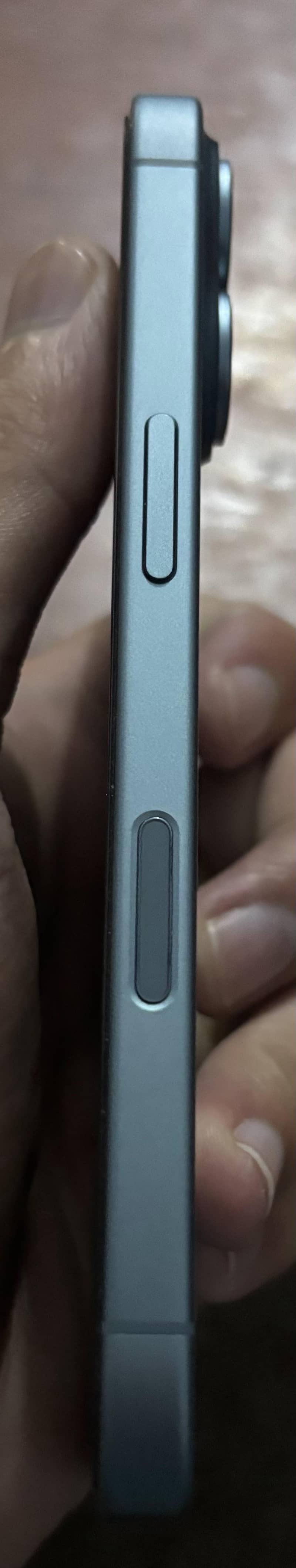 Apple iPhone 16 2
