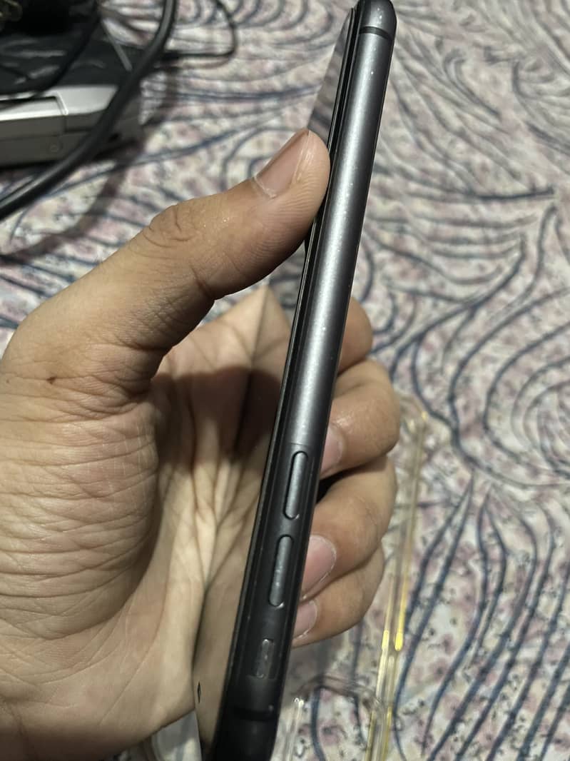 Apple iPhone 11 5