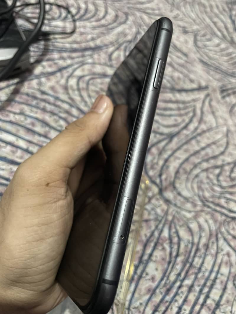 Apple iPhone 11 6