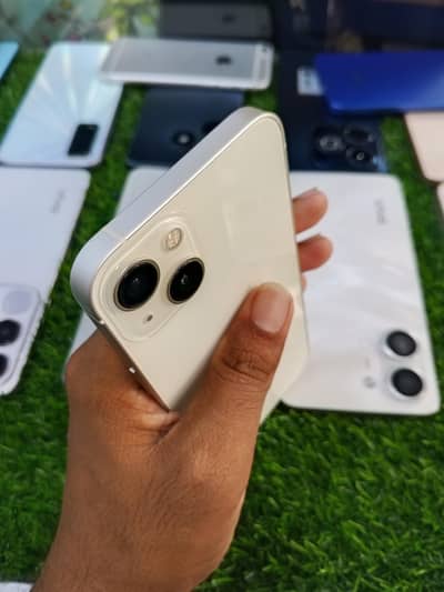 Apple iPhone 13