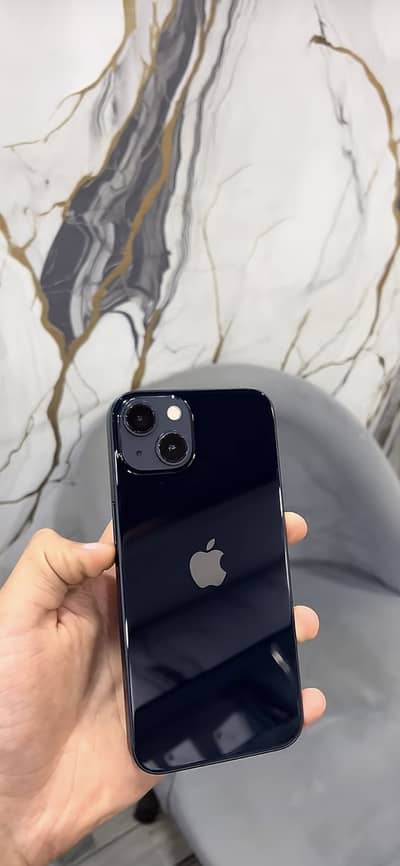 Apple iPhone 13