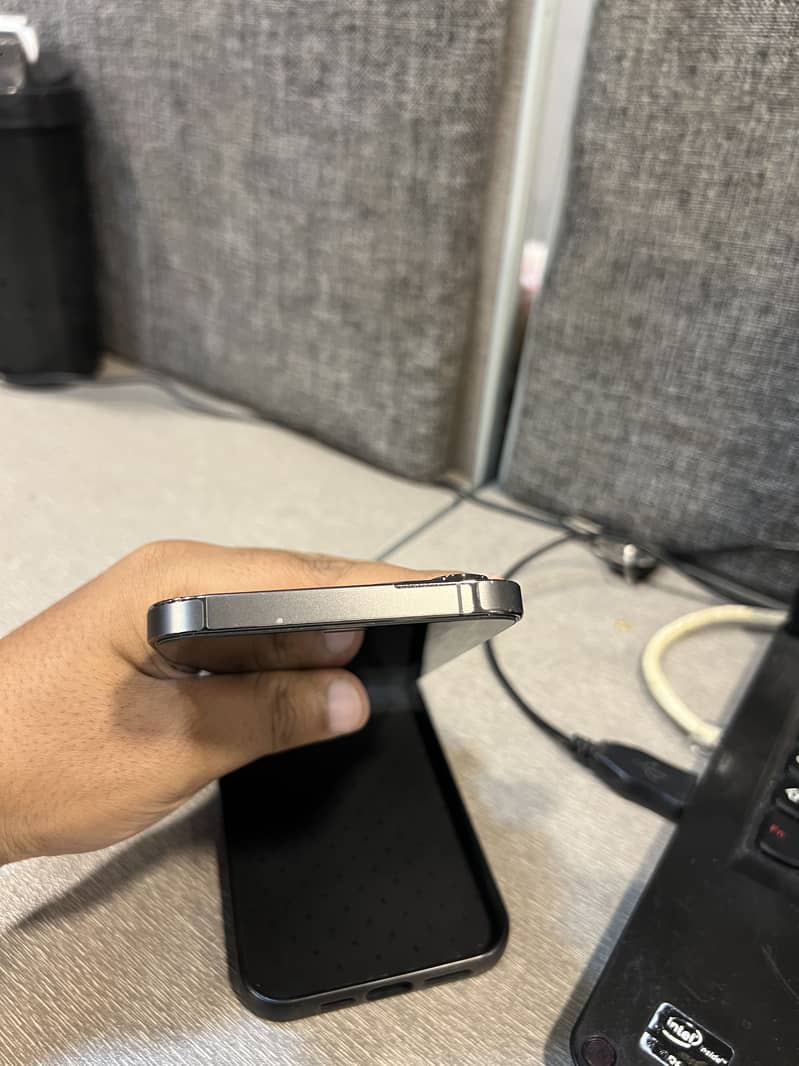 Apple iPhone 12 Pro Max 3